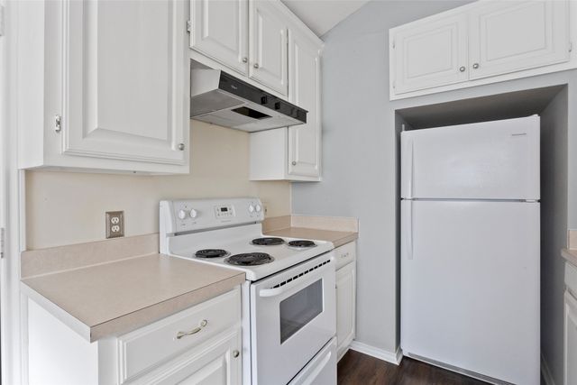 1811 Hidden Valley Road, Granbury, TX 76049