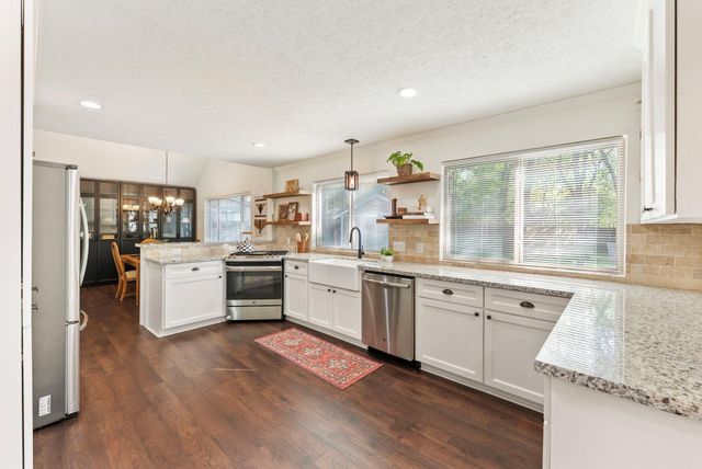 9 Lilium Court, The Woodlands, TX 77380