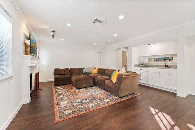 9 Lilium Court, The Woodlands, TX 77380