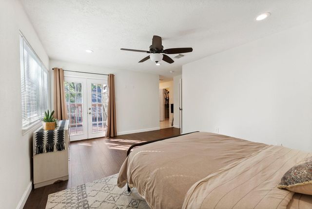 9 Lilium Court, The Woodlands, TX 77380