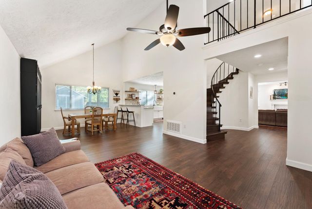 9 Lilium Court, The Woodlands, TX 77380