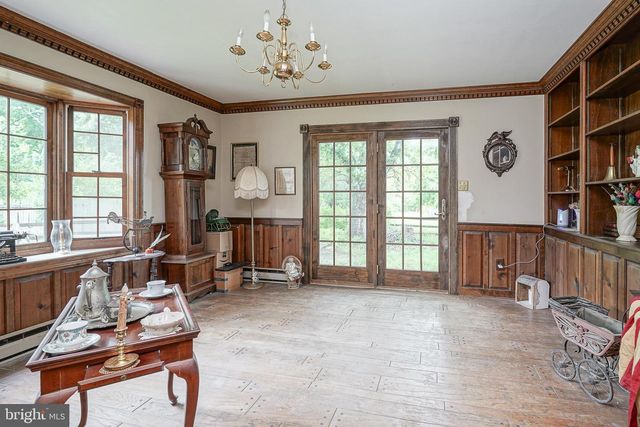 19 W CENTRAL AVE, Hammonton, NJ 08037