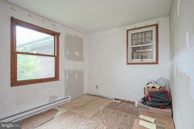 19 W CENTRAL AVE, Hammonton, NJ 08037