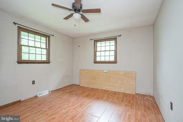 19 W CENTRAL AVE, Hammonton, NJ 08037