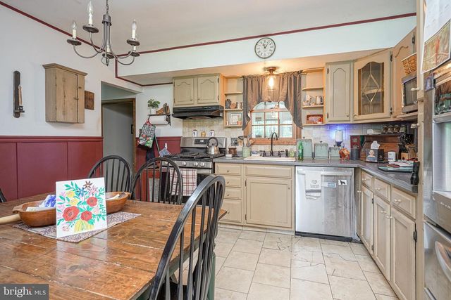 19 W CENTRAL AVE, Hammonton, NJ 08037
