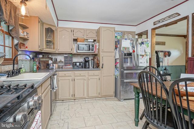 19 W CENTRAL AVE, Hammonton, NJ 08037