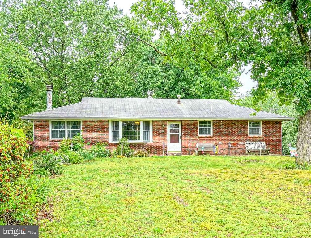 19 W CENTRAL AVE, Hammonton, NJ 08037