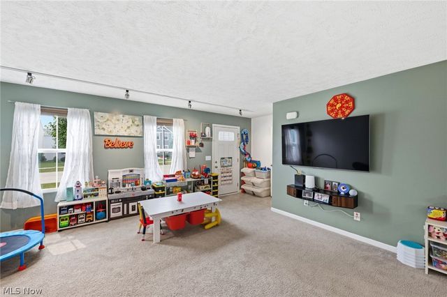 147 Springvale Drive, Amherst, OH 44001
