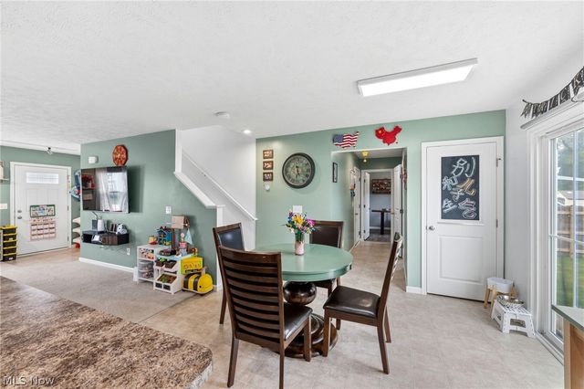 147 Springvale Drive, Amherst, OH 44001