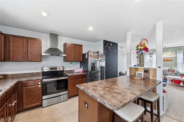 147 Springvale Drive, Amherst, OH 44001