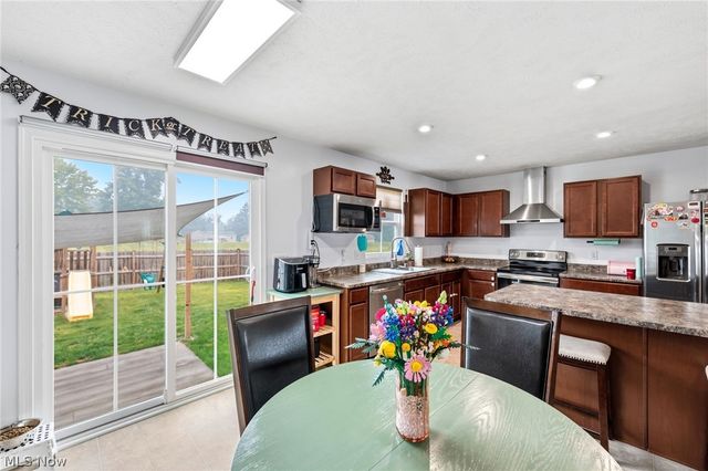 147 Springvale Drive, Amherst, OH 44001
