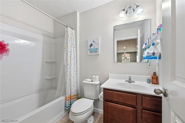 147 Springvale Drive, Amherst, OH 44001