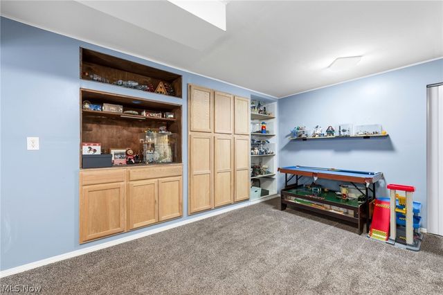147 Springvale Drive, Amherst, OH 44001