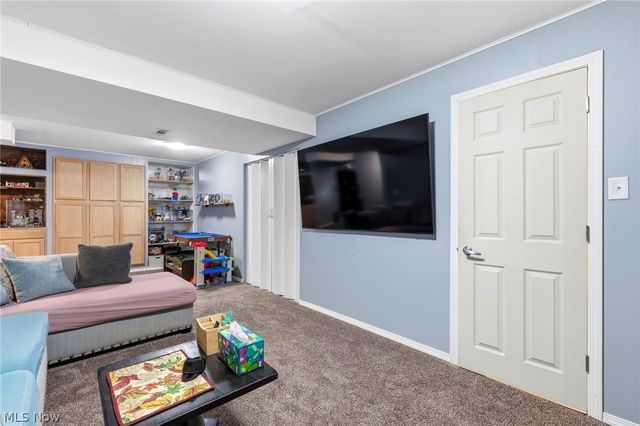 147 Springvale Drive, Amherst, OH 44001