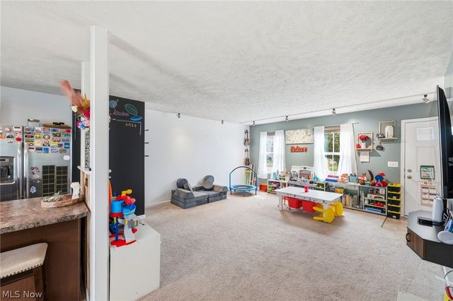 147 Springvale Drive, Amherst, OH 44001