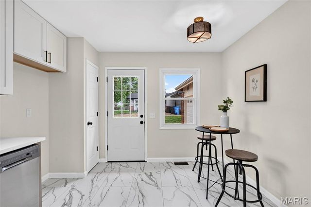 2075 Barcelona Drive, Florissant, MO 63033