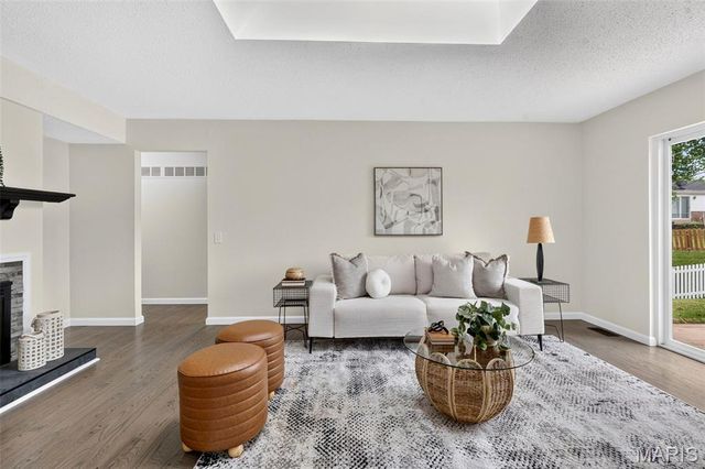 2075 Barcelona Drive, Florissant, MO 63033