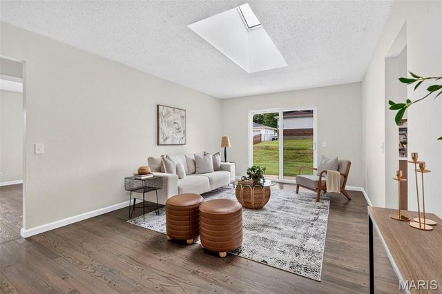 2075 Barcelona Drive, Florissant, MO 63033