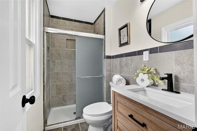 2075 Barcelona Drive, Florissant, MO 63033