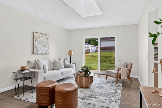2075 Barcelona Drive, Florissant, MO 63033