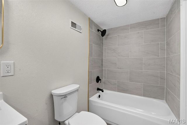2075 Barcelona Drive, Florissant, MO 63033
