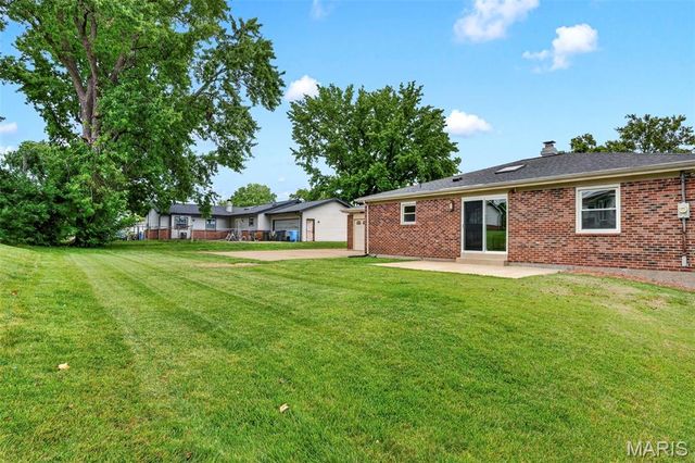 2075 Barcelona Drive, Florissant, MO 63033