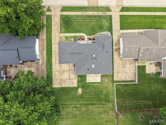 2075 Barcelona Drive, Florissant, MO 63033