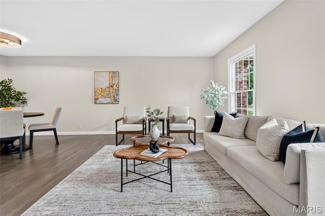2075 Barcelona Drive, Florissant, MO 63033