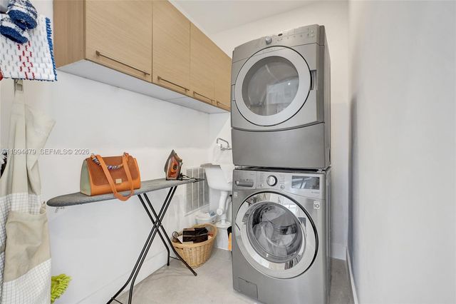 12478 N Bayshore Dr, North Miami, FL 33181