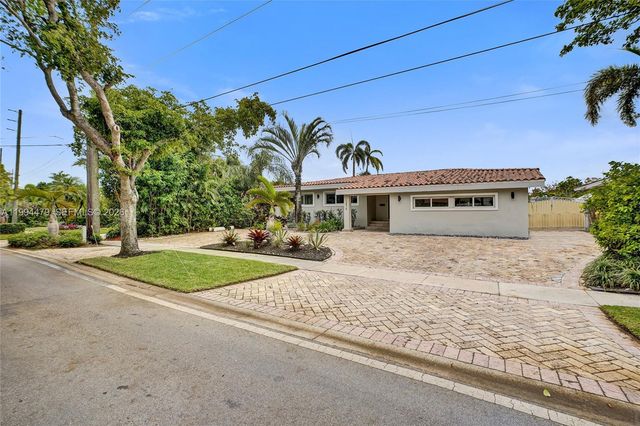 12478 N Bayshore Dr, North Miami, FL 33181