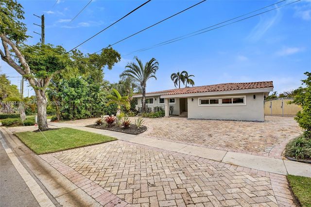 12478 N Bayshore Dr, North Miami, FL 33181