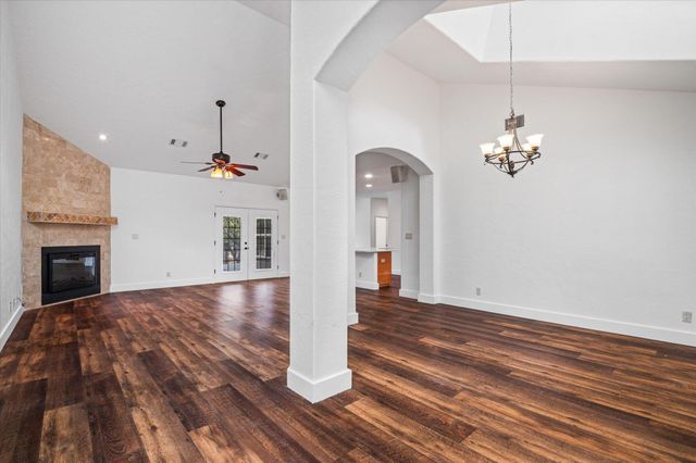 2471 Oak Run DR, Wimberley, TX 78676