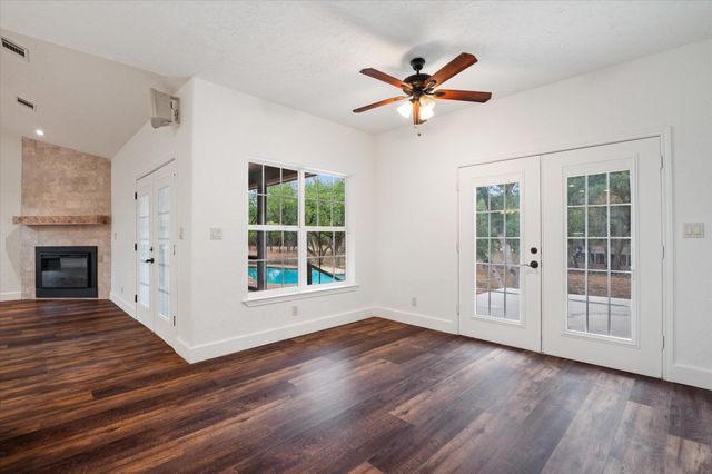 2471 Oak Run DR, Wimberley, TX 78676