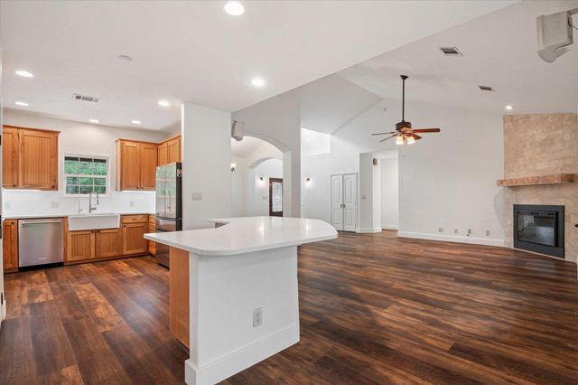 2471 Oak Run DR, Wimberley, TX 78676