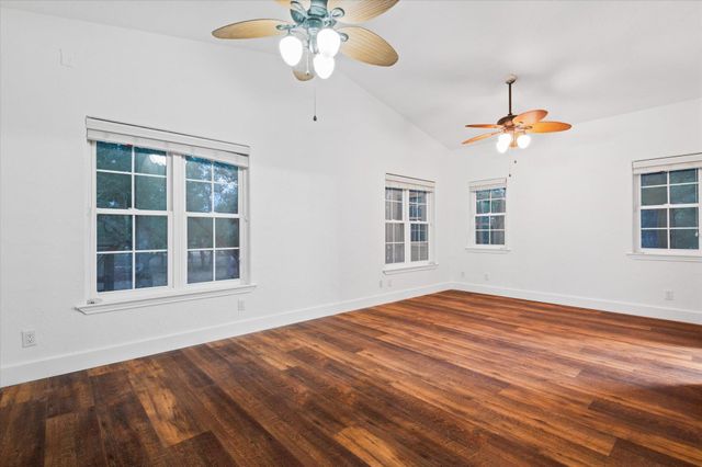 2471 Oak Run DR, Wimberley, TX 78676