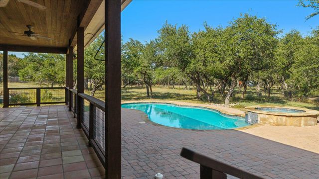 2471 Oak Run DR, Wimberley, TX 78676