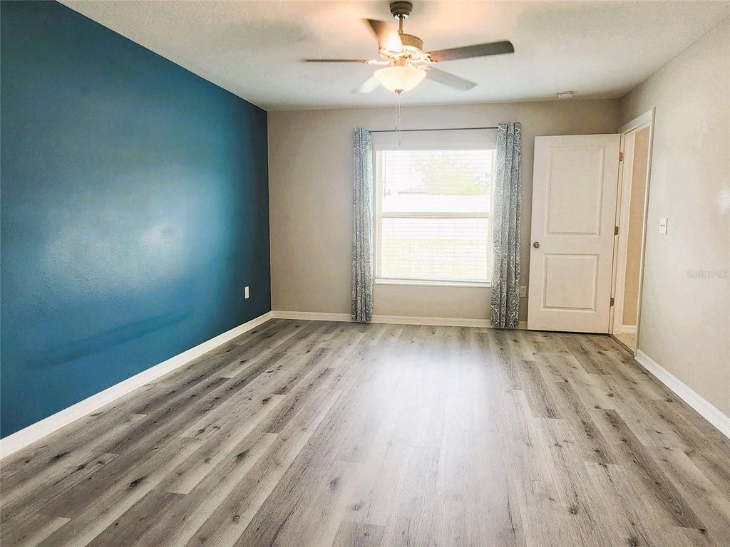 Image 18 of property listing at 11210 SAGE CANYON DRIVE, Riverview, FL 33578