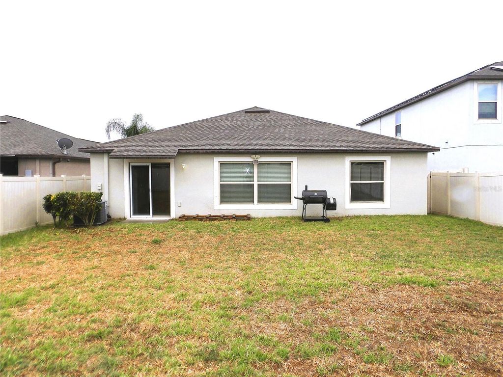 Image 28 of property listing at 11210 SAGE CANYON DRIVE, Riverview, FL 33578