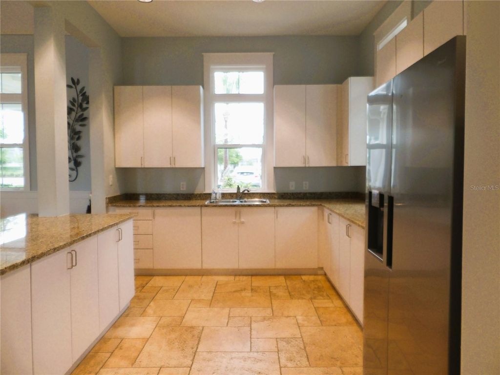 Image 33 of property listing at 11210 SAGE CANYON DRIVE, Riverview, FL 33578