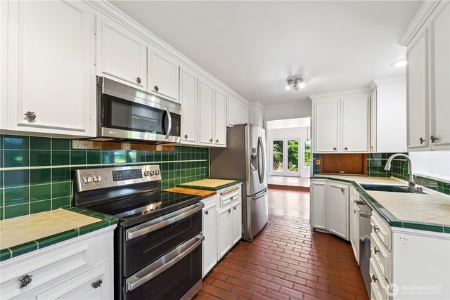 804 84th Avenue NE, Medina, WA 98039