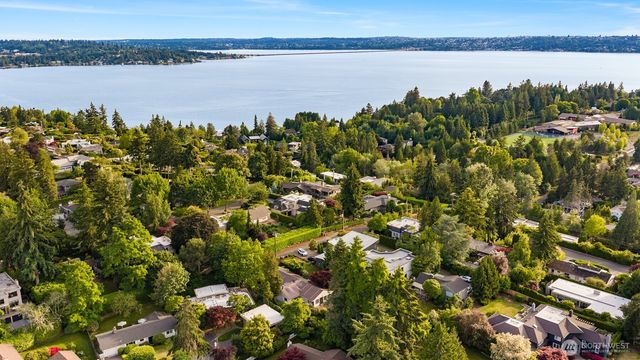804 84th Avenue NE, Medina, WA 98039