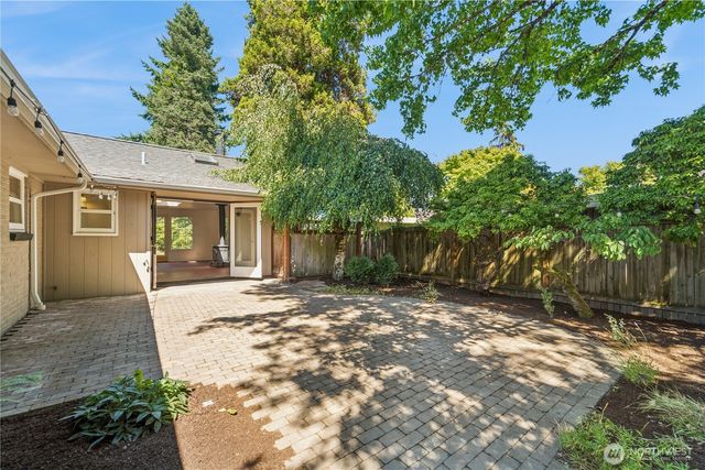 804 84th Avenue NE, Medina, WA 98039