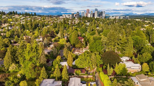 804 84th Avenue NE, Medina, WA 98039