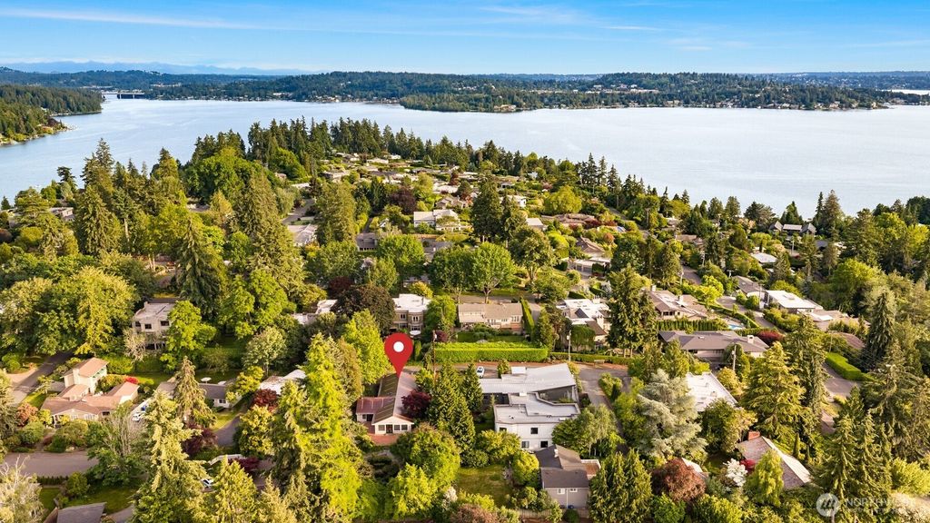 804 84th Avenue NE, Medina, WA 98039