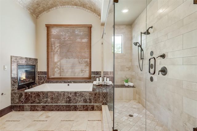 1208 Watercliffe DR, Lago Vista, TX 78645