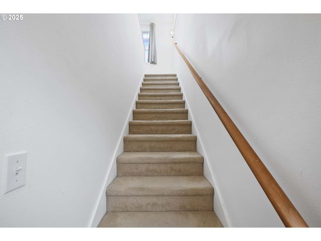 265 23RD St, Astoria, OR 97103