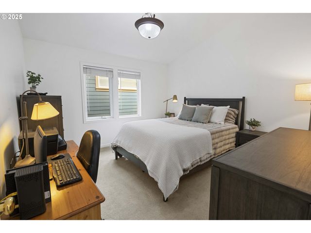 265 23RD St, Astoria, OR 97103