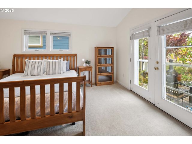 265 23RD St, Astoria, OR 97103