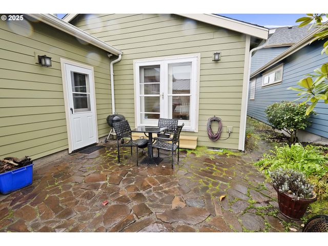 265 23RD St, Astoria, OR 97103