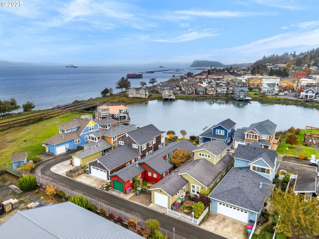 265 23RD St, Astoria, OR 97103